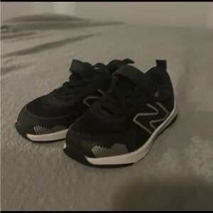 Baby/ Toddler  New Balance Black Sneakers 6 w